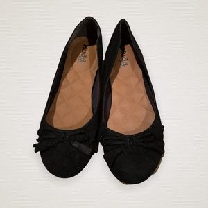 Nib. Mudd girl’s black flats